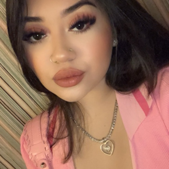 Meet your Posher, Karen - Picture 1 of 1